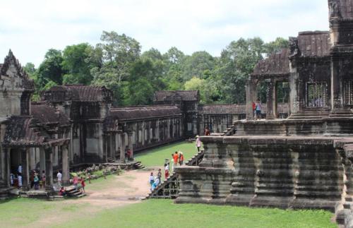 Angkor Wat Inner Courtyard - Hubiwise Travels - Shot 9
