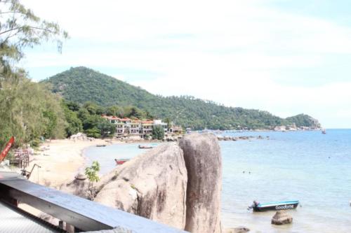 A view of the coastline in Ko Tao - Hubiwise Travels